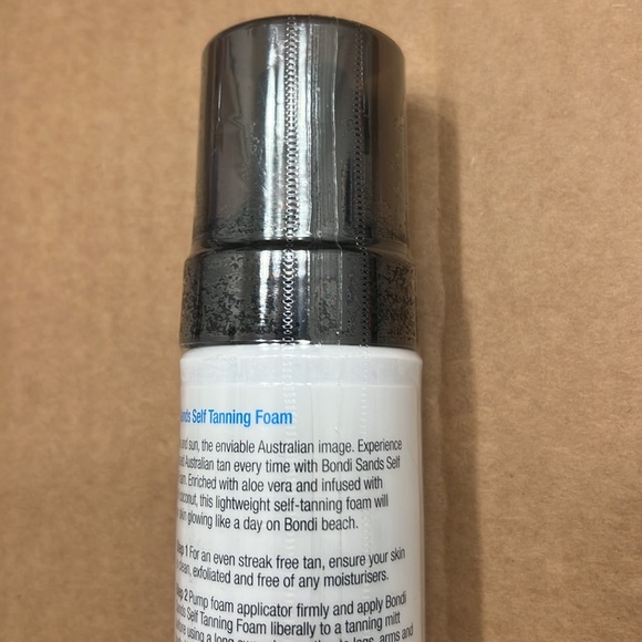 BONDI SANDS Salon Quality Self Tanning Foam - Light/Medium NEW - Picture 3 of 3